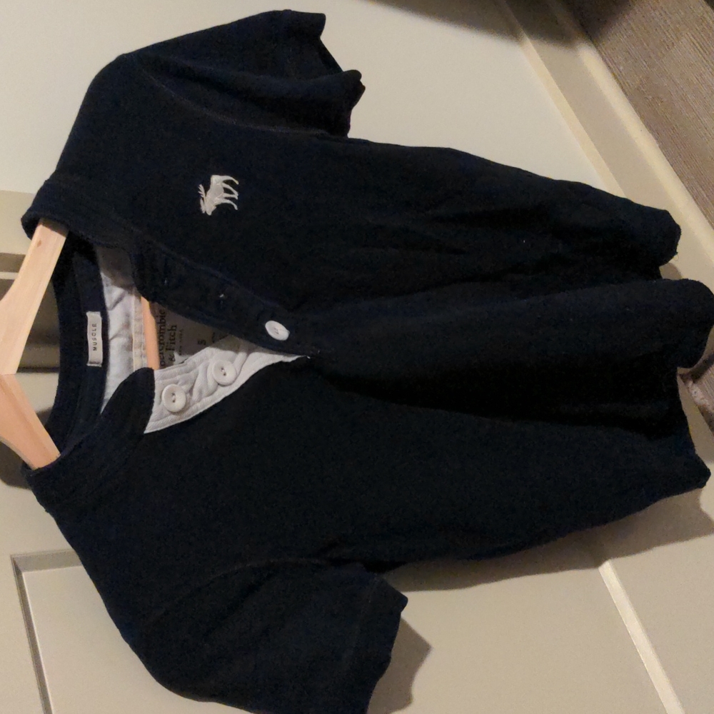 Abercrombie & Fitch collared short sleeve shirt